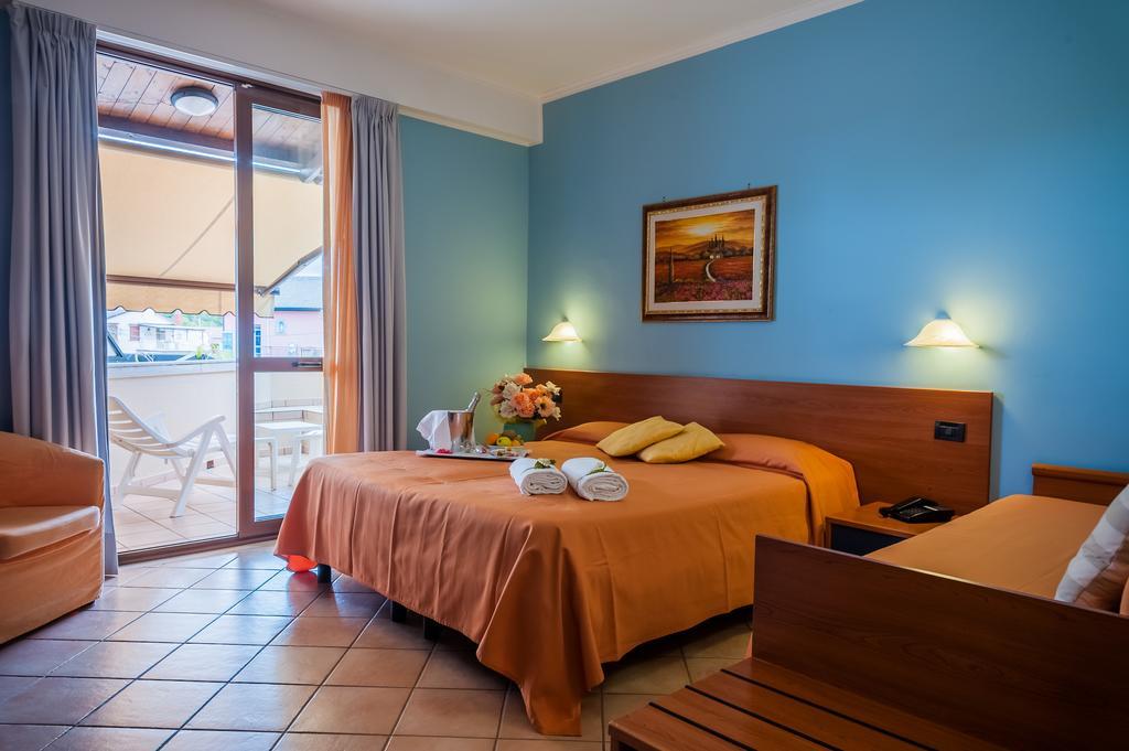 Hotel Bacco Ascea Kültér fotó